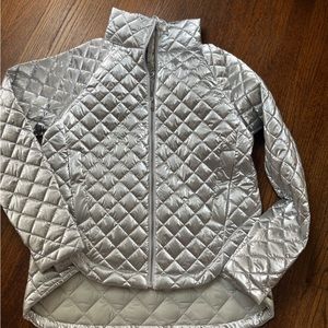 Athleta whisper featherless jacket in silver size Small Tall Quilted